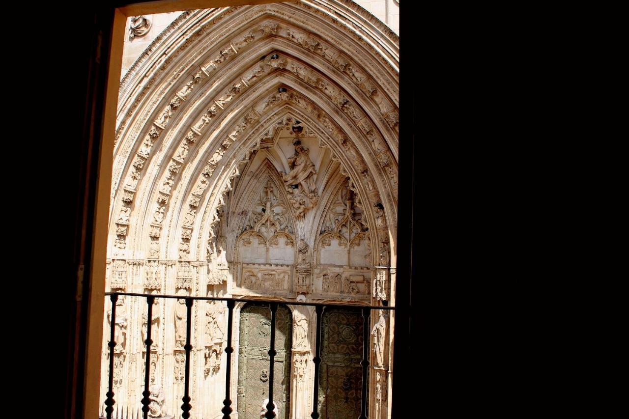 Puerta De La Catedral Toledo Exterior foto